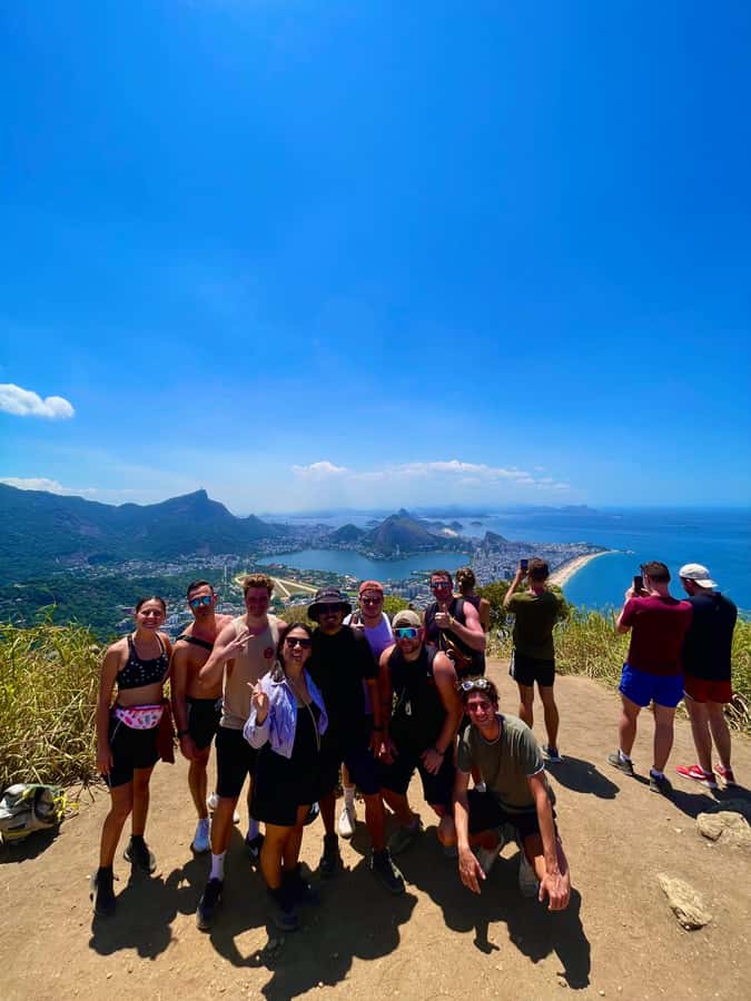 Hike Dois Irmãos + Vidigal Favela Experience - Who should book this experience?