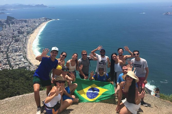 Hikking the Favela + Morro Dois Irmaos! - The communication issue you should take seriously