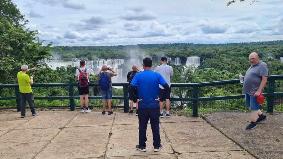 Iguassu Waterfalls: 1 Day Tour Brazil and Argentina's sides - The Macuco Safari choice