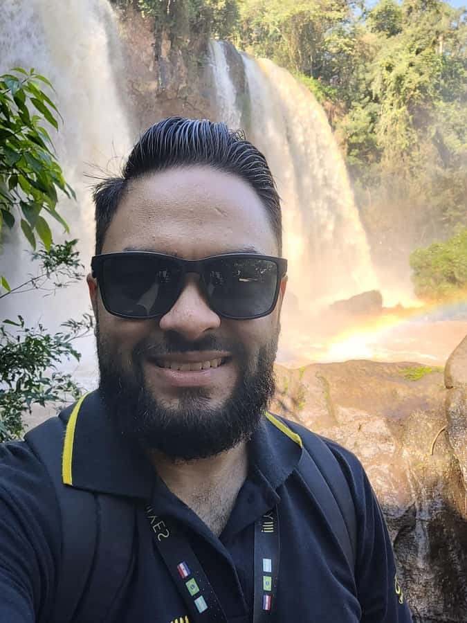 Iguassu Waterfalls Private Day Tour: Both sides, same day! - Crossing to Brazil and the 1.5-kilometer Falls Trail
