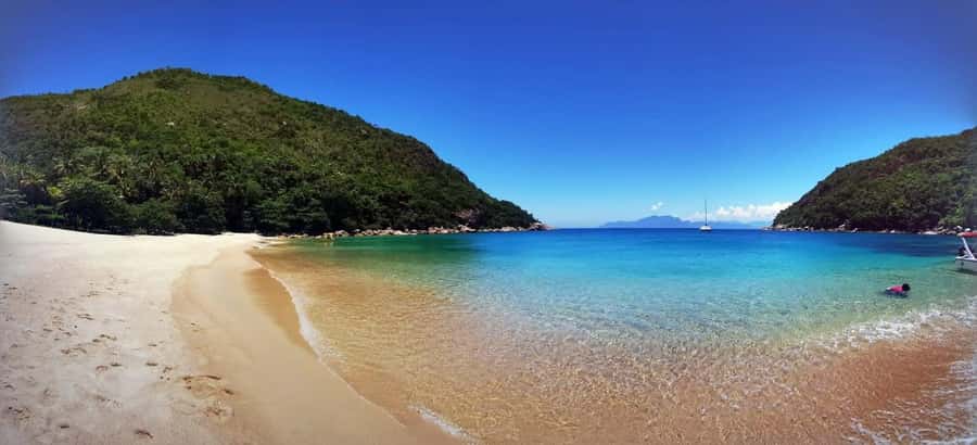 Ilha Grande: 360° Circumnavigation Speed Boat Tour - 8h - The first views from Ilha Grande State Park