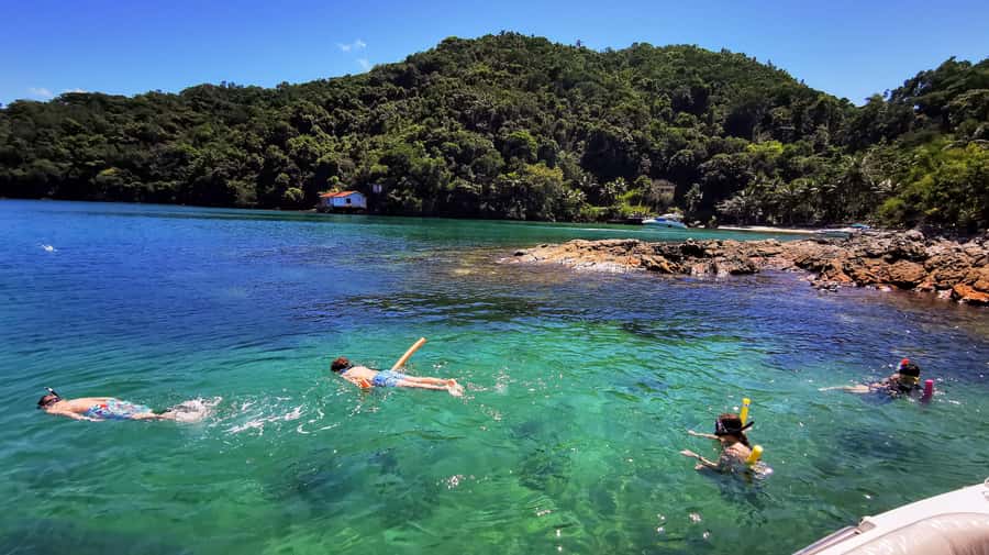 Ilha Grande: 6-Hour Speedboat Tour to Blue and Green Lagoons - Lunch at Enseada das Estrelas
