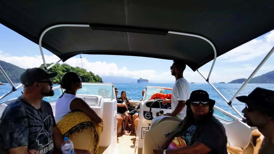 Ilha Grande: 7h Speedboat Tour of Paradise Islands - Who should book this island-hopping tour?