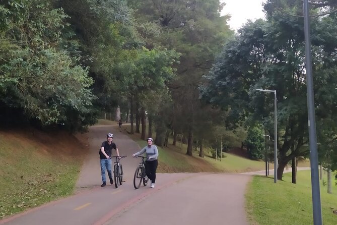 Interparks Cycling Tour Curitiba for small groups - Bosque João Paulo II and São Lourenço Park