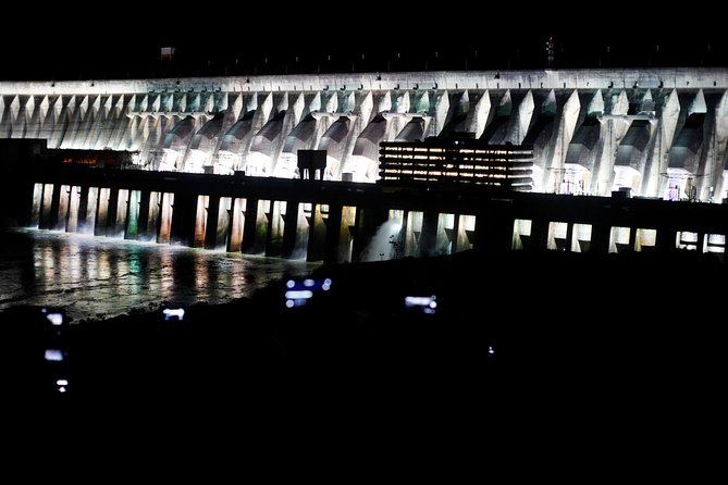 Itaipu Iluminated - The lighting and musical show