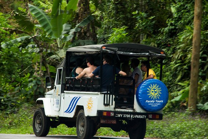 Jeep Tour to waterfalls and stills BY PARATY TOURS - The jeep ride from Paraty into the hills