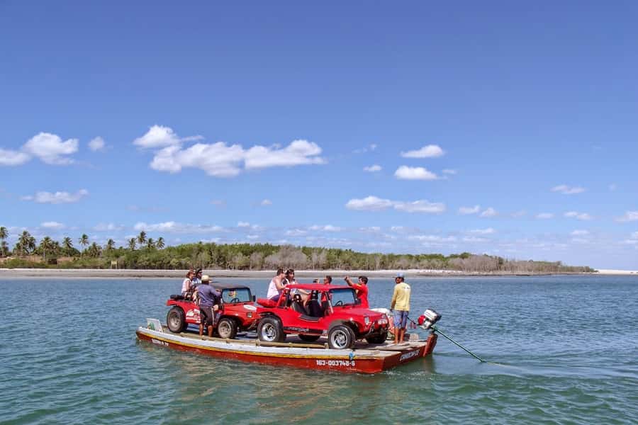 Jericoacoara: Tatajuba Beach Tour - Lago Grande and hammocks in the water