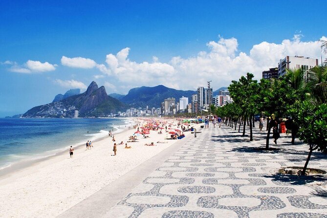Morro Two Brothers Trail, during the day and sunset in Vidigal - Key points to know before booking