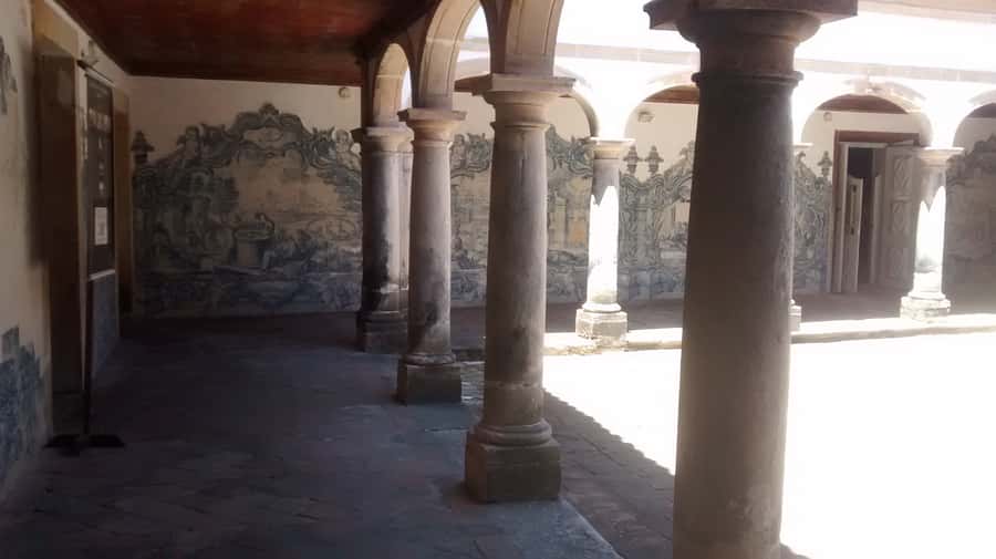 Olinda City Tour and Instituto Ricardo Brennand - Walking down the Church of Mercy hill