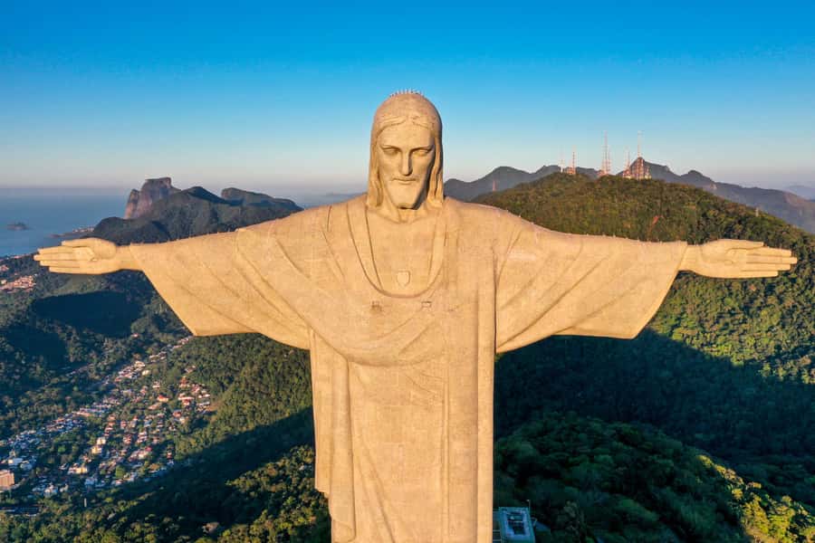One day Rio's Bests: Favelas, Christ, SugarLoaf, Selarón... - Why this seven-hour route works for a first day