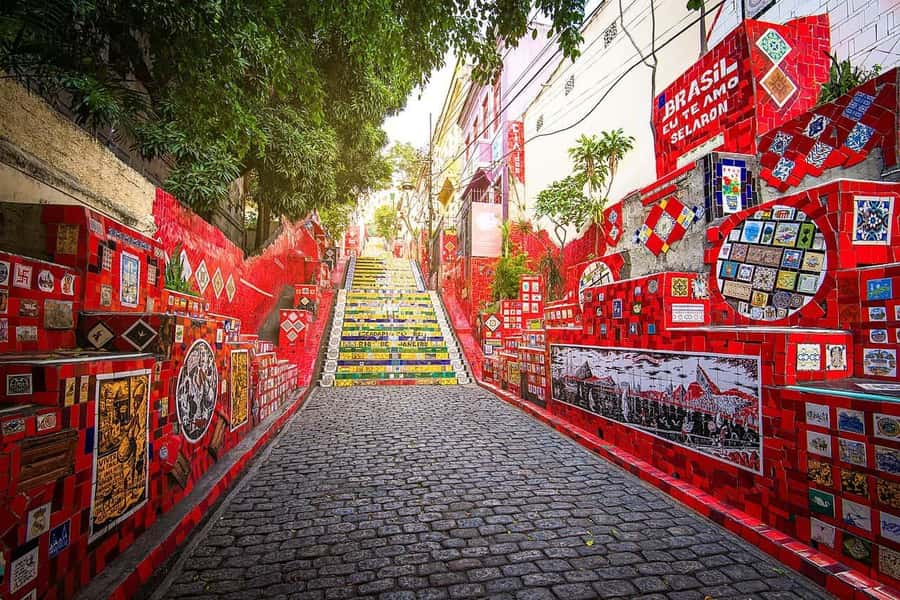 One day Rio's Bests: Favelas, Christ, SugarLoaf, Selarón... - Christ the Redeemer before the crowds