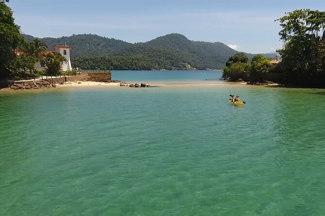 Paradise Islands in Angra dos Reis Private Boat Route - Ponta da Piedade’s rocks and coves