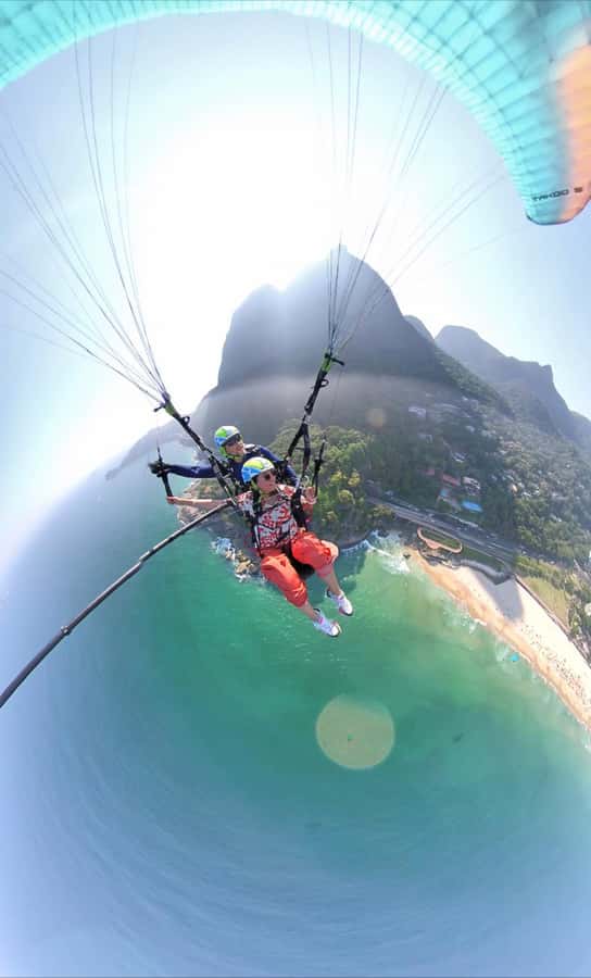 PARAGLIDING FLIGHT IN SÃO CONRADO - RIO DE JANEIRO - Landing returns you to the same São Conrado base