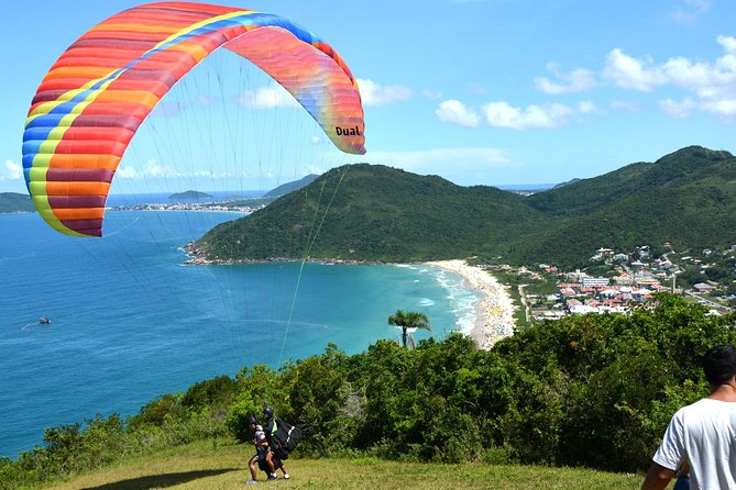 Paragliding flight with instructor in Florianópolis - OVNI Escola de Parapente and the safety question