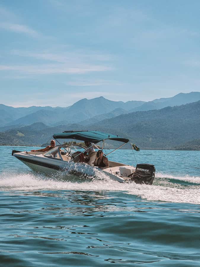 Paraty: A Private Speedboat Experience in Mamangua - Setting out from Pontal Beach