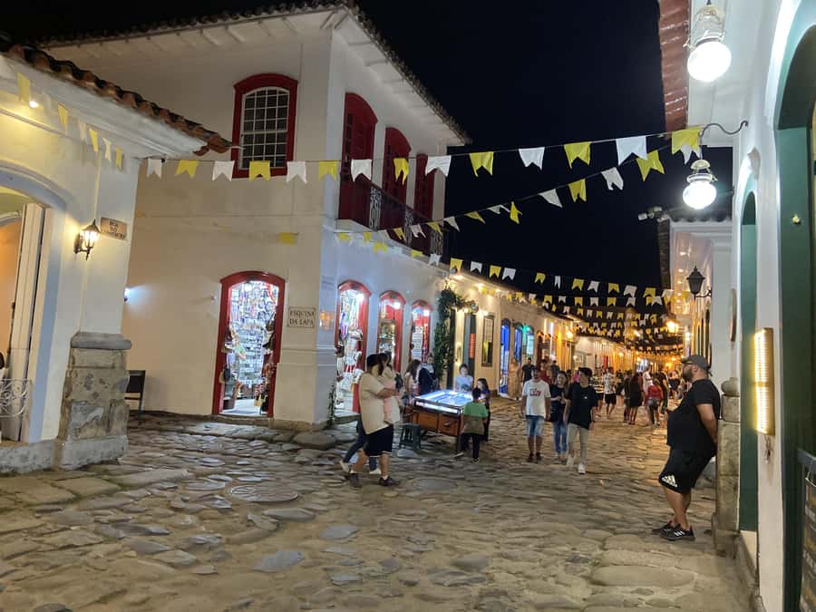 Paraty: Historic Centre Walking Tour & Cachaça Tasting - From gold and coffee to cachaça