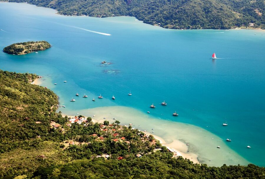 Paraty: Pão de Açucar Peak Trekking and Hiking Tour - The summit view is the real prize