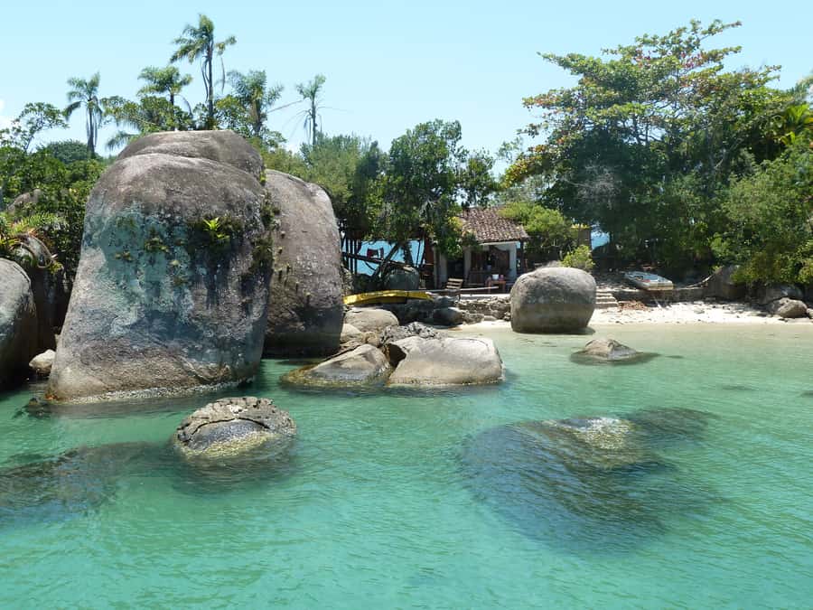 Paraty: Schooner Boat Tour with Beaches and Snorkeling - Swimming and snorkeling: set your expectations carefully