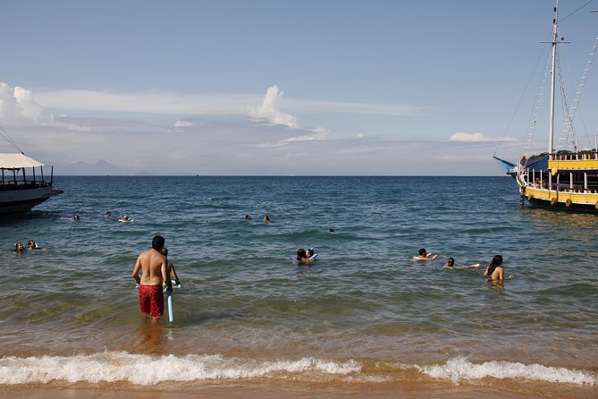 Paraty Schooner Cruise and Snorkeling Tour - Lagoa Azul and Vermelha Beach