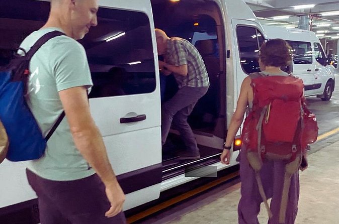 Private 24-hour van service Airport to hotel in Manaus - A small but useful personal touch from Victor