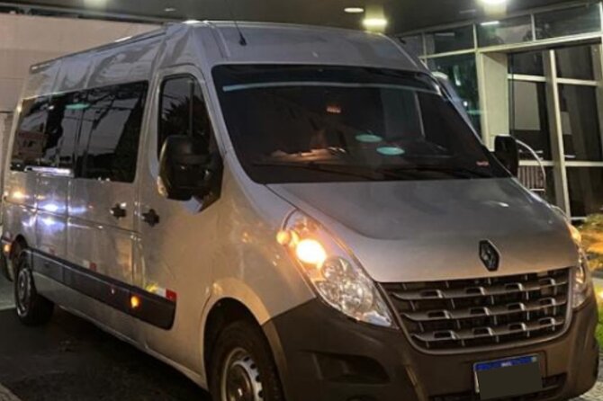 Private 24-hour van service Airport to hotel in Manaus - A private 45-minute ride to your accommodation