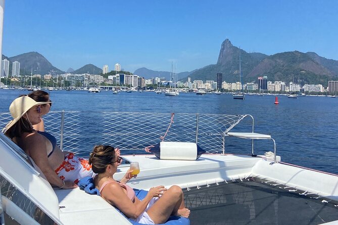Private Catamaran Tour - Velas do Rio - MAC and Niterói’s Striking Waterfront