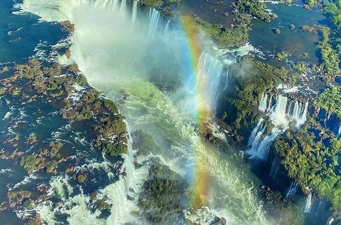 Private tour of Iguacu Falls Brazil and Argentina 1 day. - The Brazilian side and its 1.5-kilometer trail