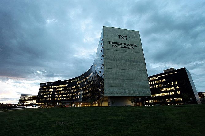 Private Tour of the Federal District in Brasilia - Praça dos Três Poderes, the city’s civic stage