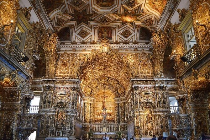 Private Walking Tour of Salvador Pelourinho - Catedral Basílica and 18 years of construction
