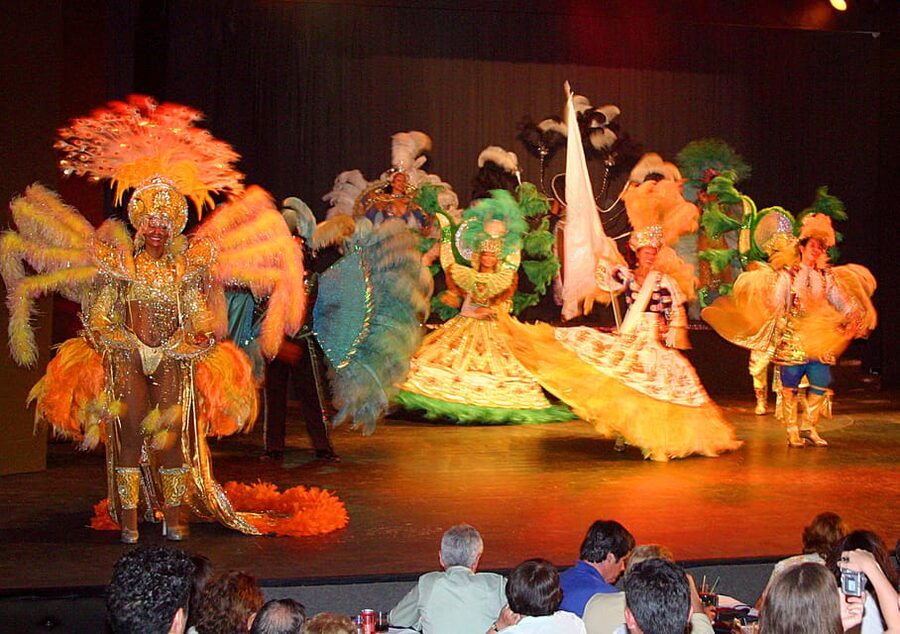 Rafain Palace: Barbecue Dinner Show - Border details for Puerto Iguazu hotel pickups