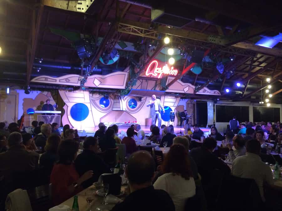 Rafain Palace: Barbecue Dinner Show - Who will get the most from this four-hour show