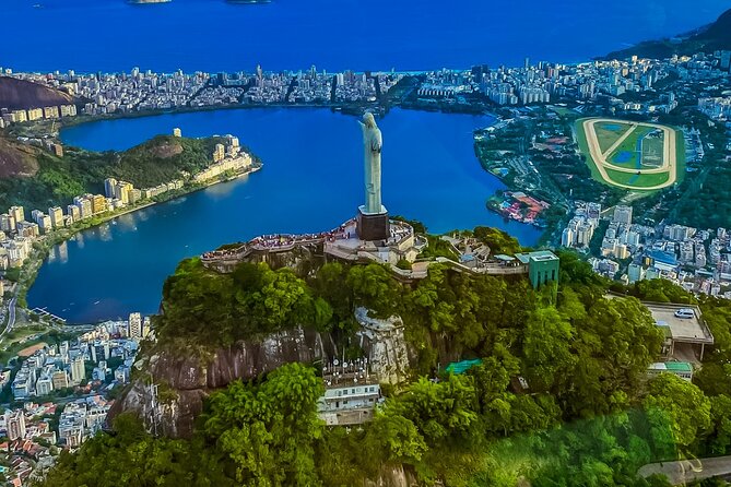 Rio: 25 minute helicopter flight with Christ the Redeemer and Beaches - Shared flights and the middle seat