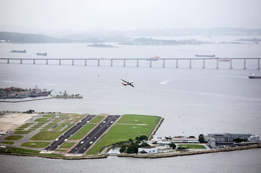 Rio Airport Layover: Christ the Redeemer & Sugarloaf Tour - Christ the Redeemer: spectacular views, tight timing