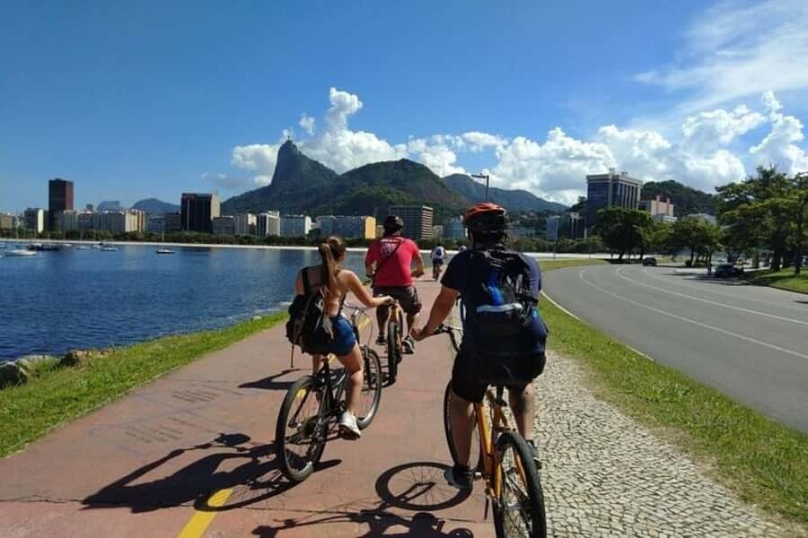 Rio Bike Tour – Discover the Beaches and Lagoon - Arpoador Rock and the first great photo stop