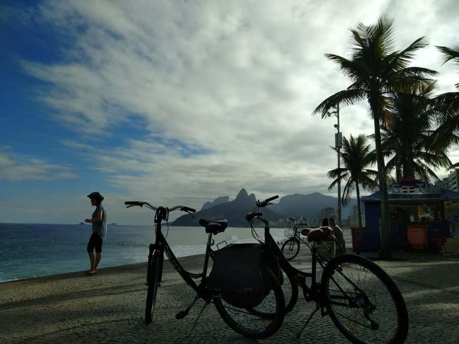 Rio Bike Tour – Discover the Beaches and Lagoon - Guides, explanations, and the human side of the tour