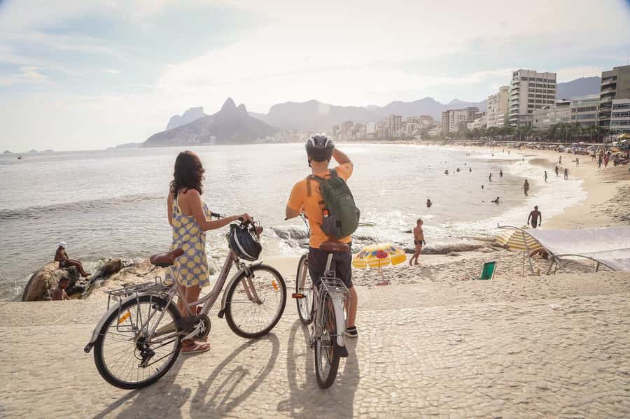 Rio Bike Tour – Discover the Beaches and Lagoon - Starting along Copacabana Beach