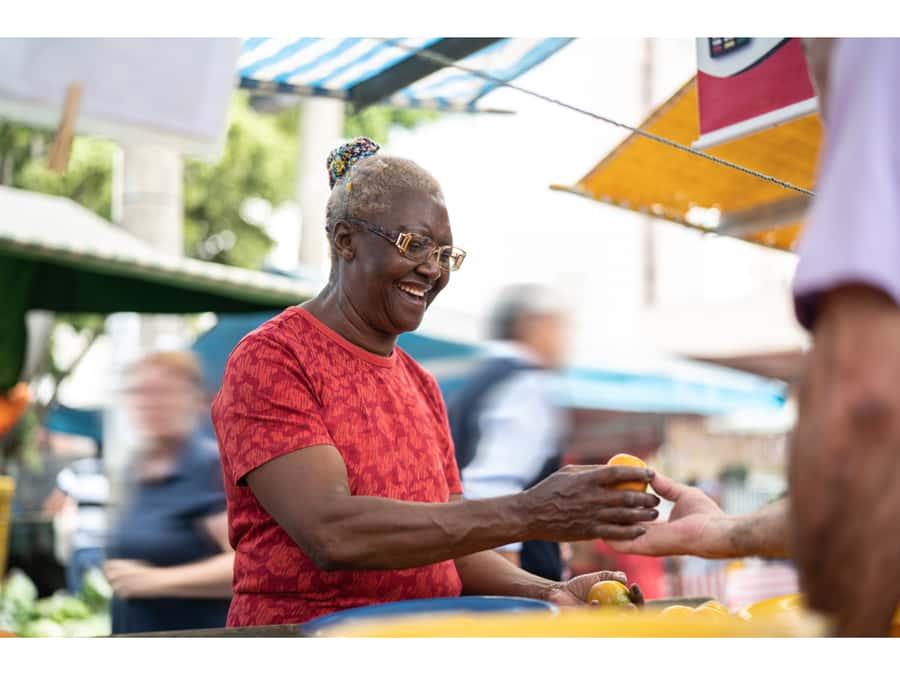 Rio Culture and History through the Art of Traditional Foods - Riding the tram over the Lapa Arches