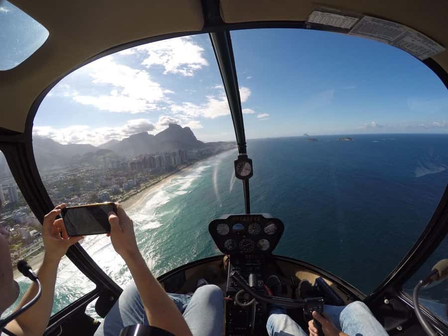 Rio de Janeiro: 30-Min Helicopter Ride with Transfers - Meeting the Pilot and Preparing for Takeoff