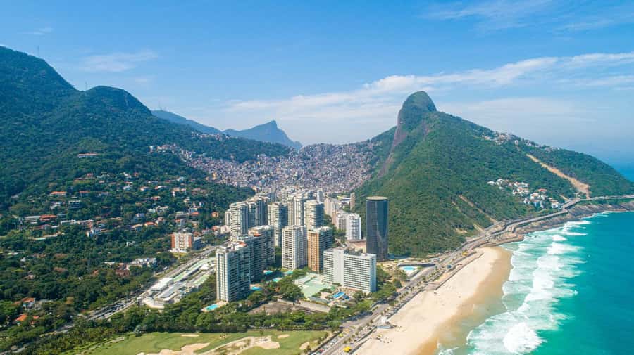 Rio de Janeiro: 4-Hour Guided Tour of Rocinha Favela - Walking through Rocinha’s narrow streets