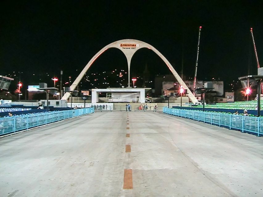 Rio de Janeiro: 6-Stop Highlights of Rio with Lunch - Buffet lunch, with a few practical cautions