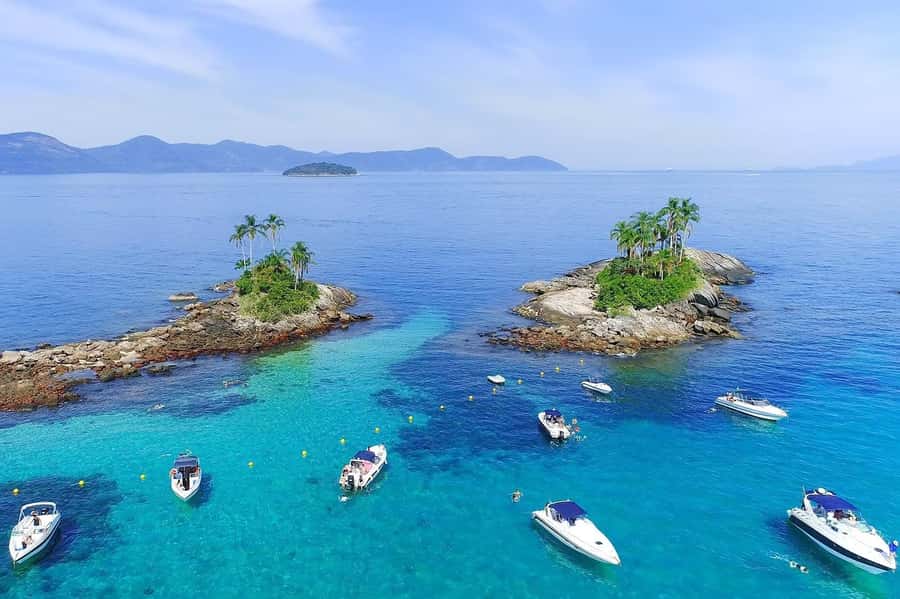 Rio de Janeiro: Angra dos Reis and Ilha Grande Full-Day Tour - Lagoa Azul: the first big water stop