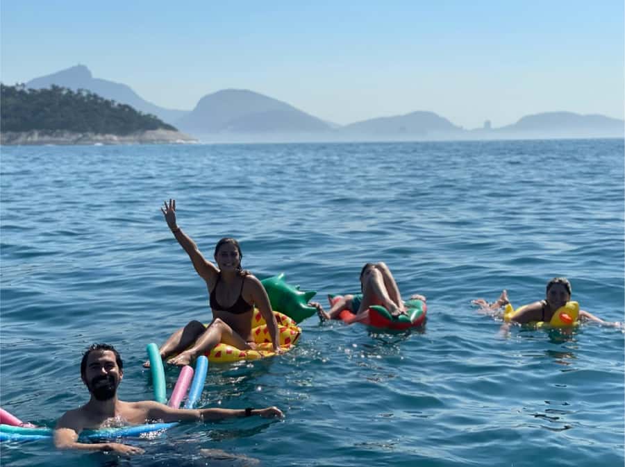 Rio de Janeiro: Boat Tour - Sunset with Beer - Boarding at Urca and setting out