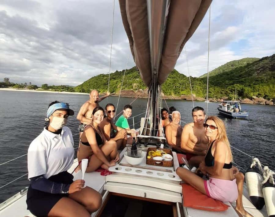 Rio de Janeiro: Boat Tour with Drinks and Swimming - Morning sailing or afternoon sunset?