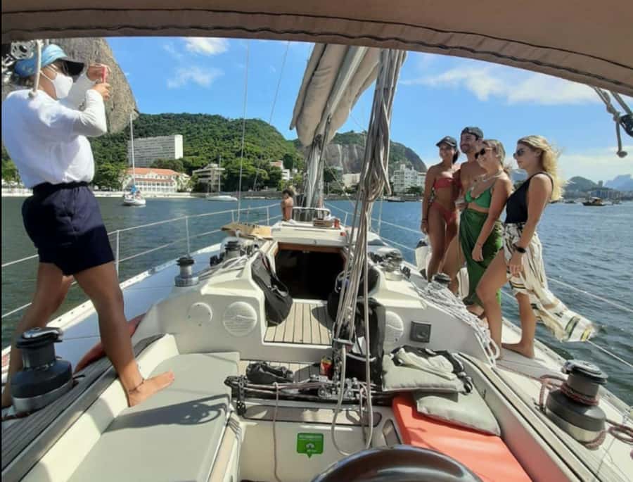 Rio de Janeiro: Boat Tour with Drinks and Swimming - Swimming, floaters, and the relaxed side of the trip