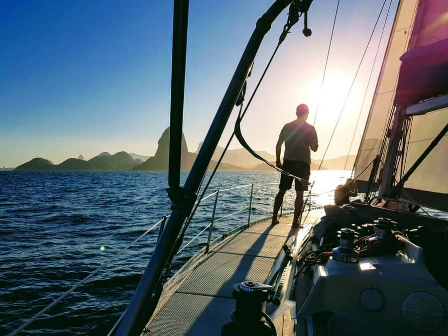 Rio de Janeiro: Boat Tour with Drinks and Swimming - Boarding at Marina da Glória