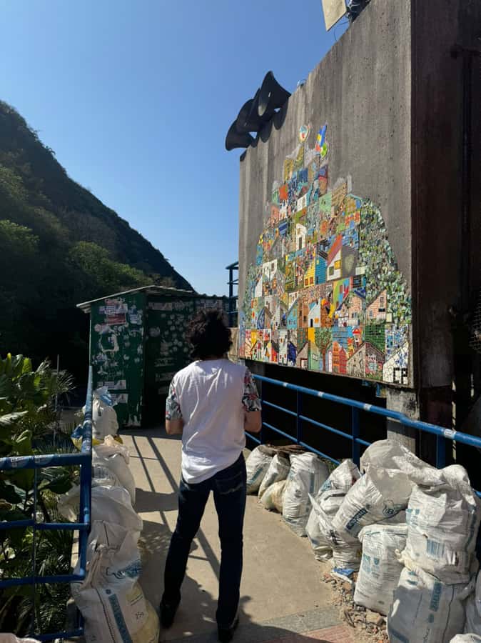 Rio de Janeiro: Favela Santa Marta Top Tour with Local Guide - Mirante Dona Marta and the first big view
