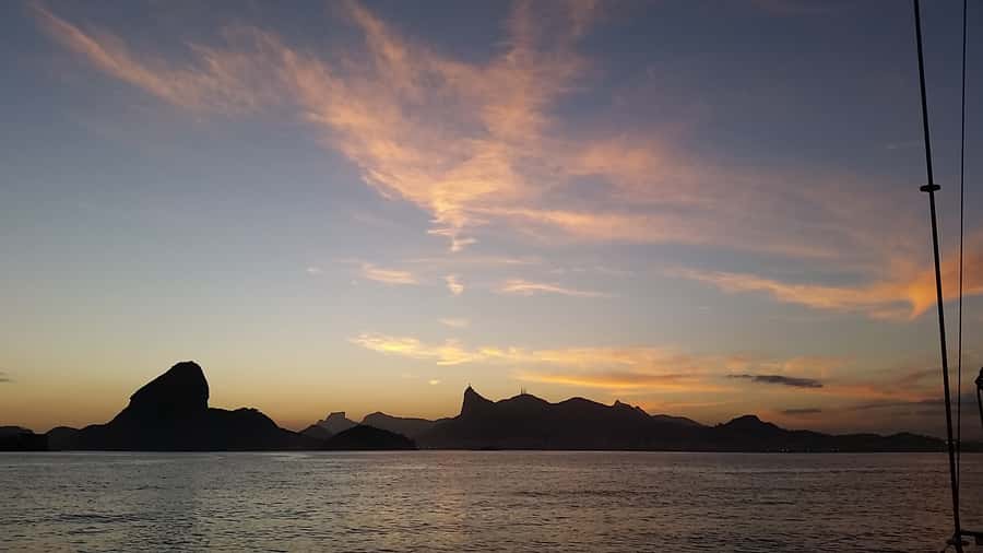 Rio de Janeiro: Guanabara Bay Sunset Sailing Tour & Drinks - Key points to know before you go