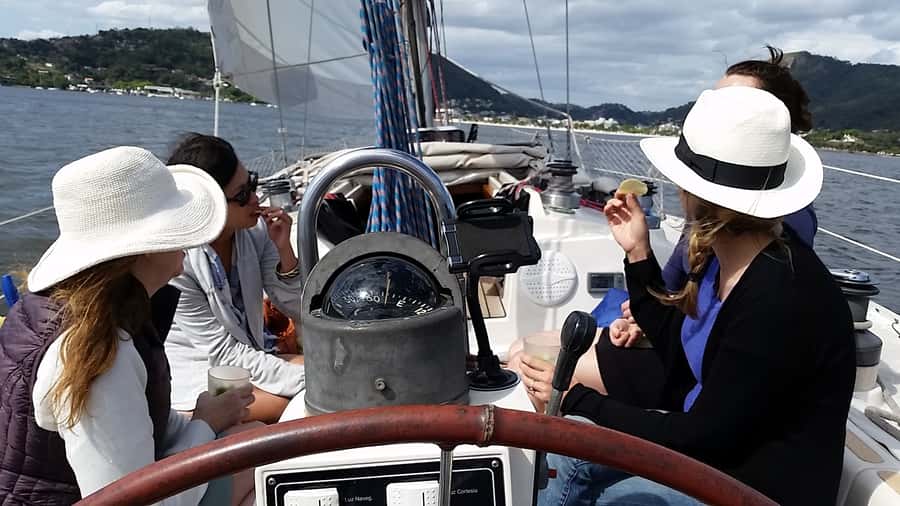 Rio de Janeiro: Guanabara Bay Sunset Sailing Tour & Drinks - What the $70 price really buys you
