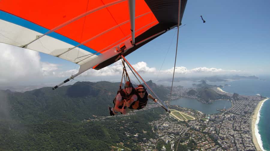 Rio de Janeiro: Hang Gliding Adventure - Who will enjoy this most