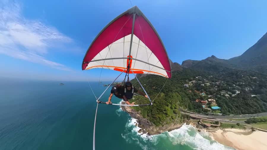 Rio de Janeiro: Hang Gliding or Paragliding Experience - Why flying over Rio feels different